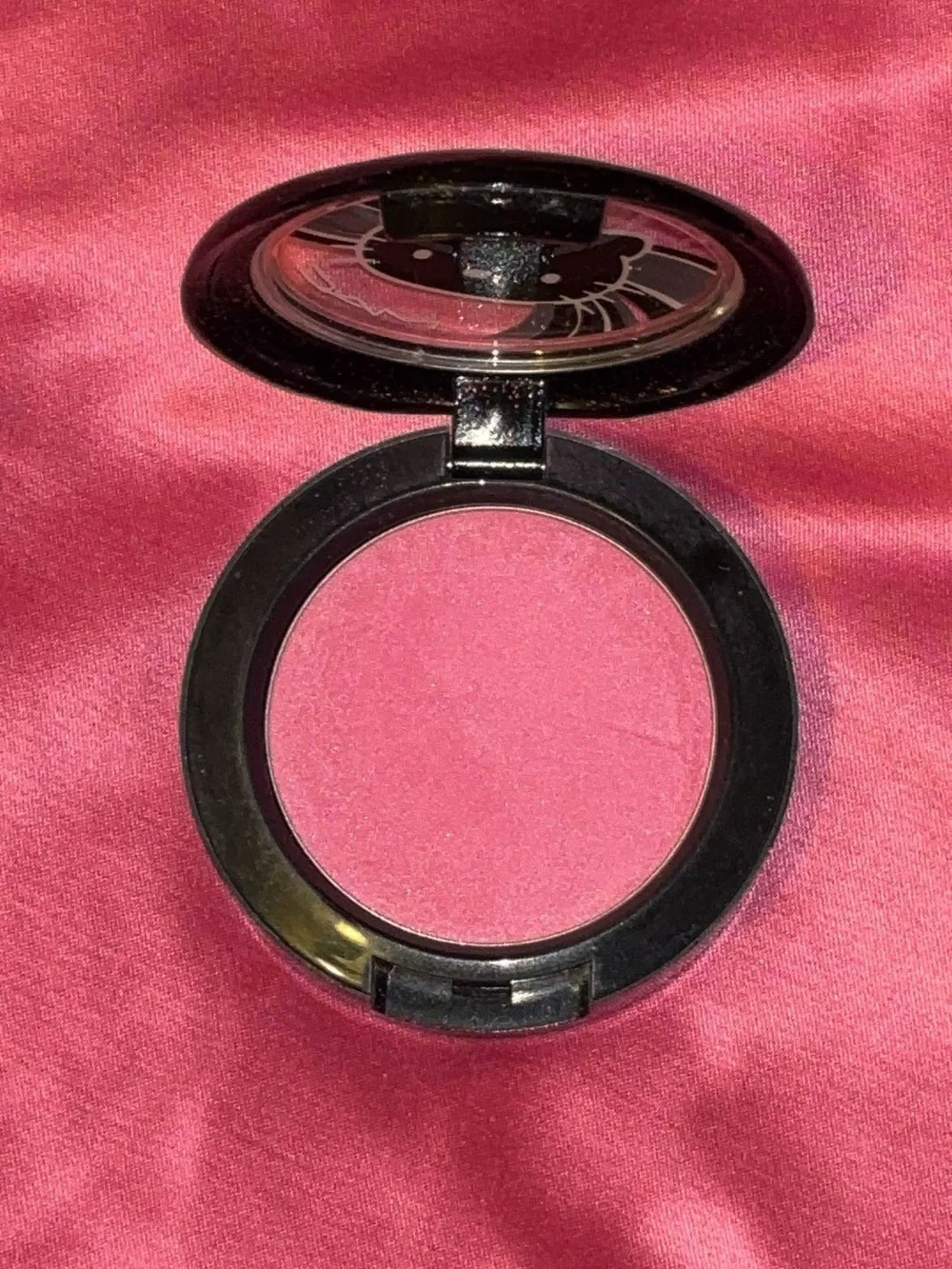 VINTAGE Limited Editoon M.A.C Hello Kitty Blush in shade “Tippy”